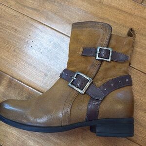 NIB Miz Mooz Sammie Ankle Boots
